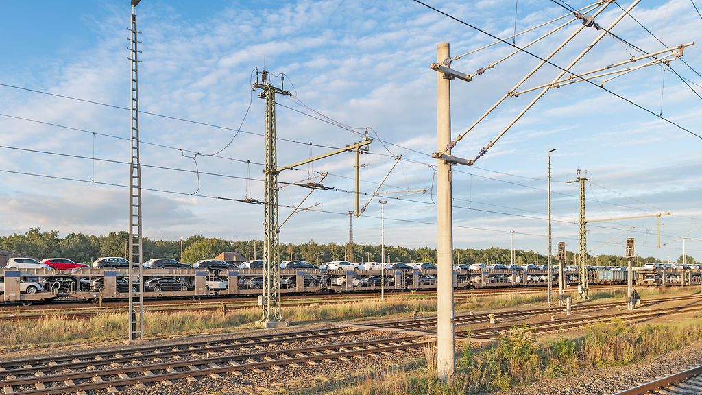 Viele Neuwagen werden mit der Bahn verschickt