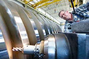 Treatment of the thread of a forging press spindle