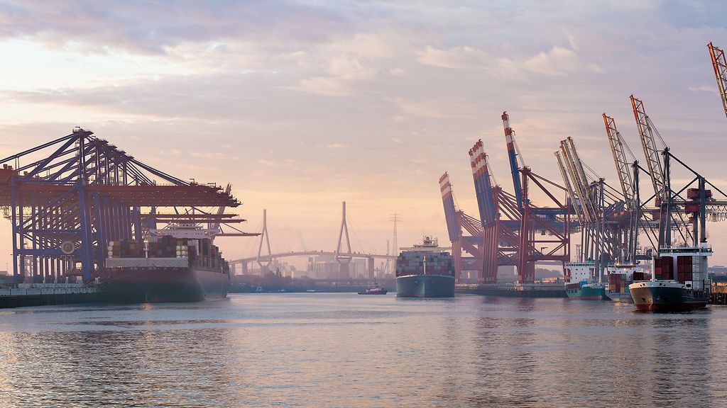 Deutschland, Hamburg, Hamburger Hafen; Container Terminal