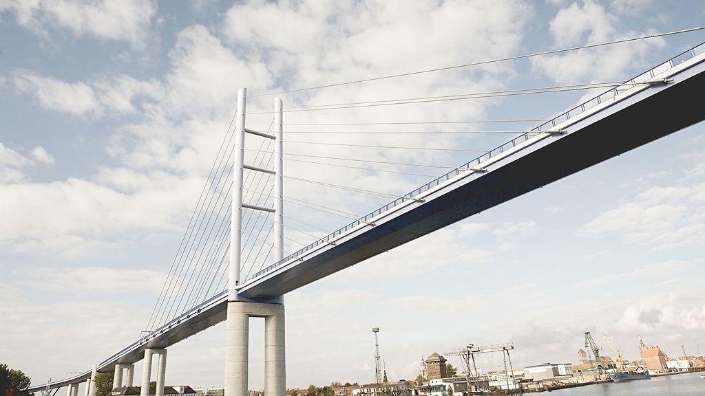 Brücke nach Rügen in Stralsund